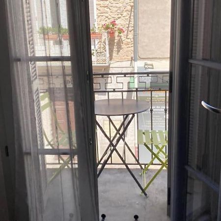 Loft Au Coeur De Nimes Apartment Exterior photo