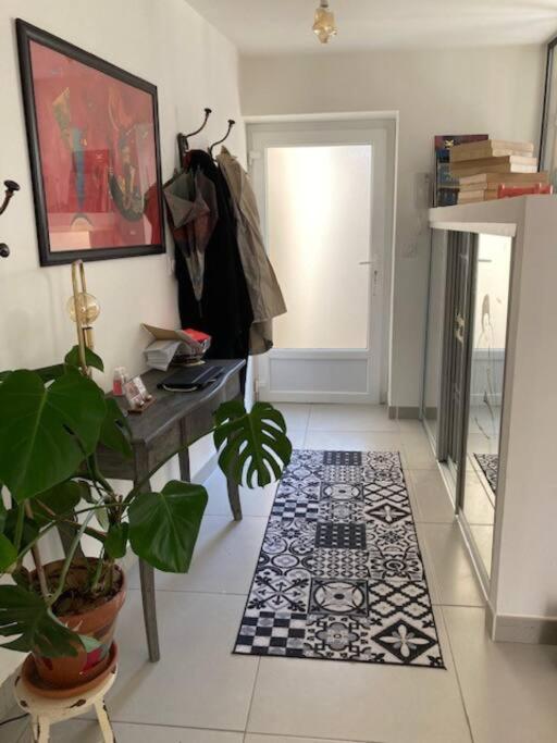 Loft Au Coeur De Nimes Apartment Exterior photo